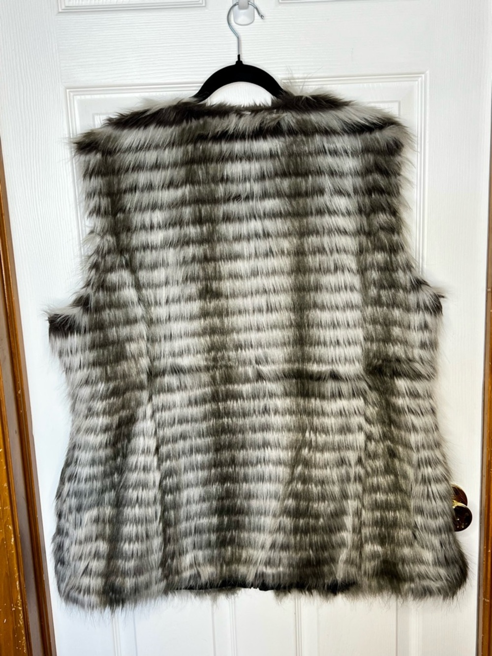 IMAN Striped Faux Fur Vest Size 2X - Picture 7 of 7